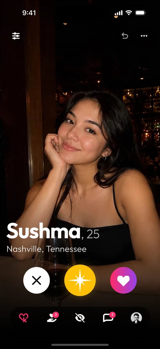 The Klik feed: a profile card with pass, star and like buttons